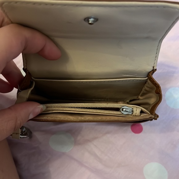 Guess Wallet - Picture 2 of 2